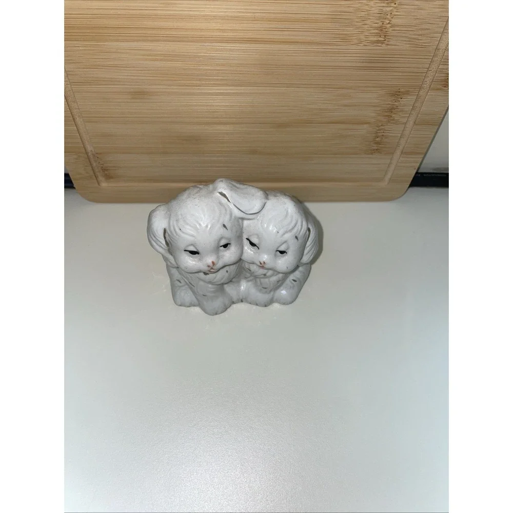 Vintage Puppy Dogs Figurine Porcelain Ceramic White‎ W/Gold Spots China